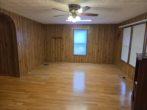 Living - 712 E Monroe St, Bloomington, IL 61701 photo 2 of 5