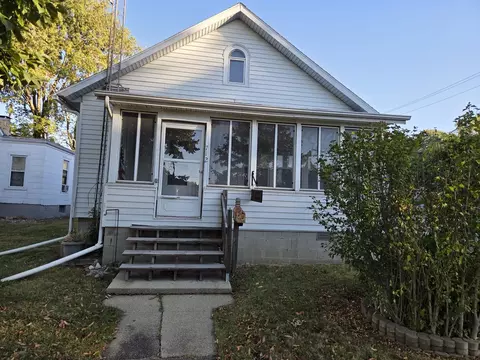 Exterior - 712 E Monroe St, Bloomington, IL 61701 photo 7 of 7