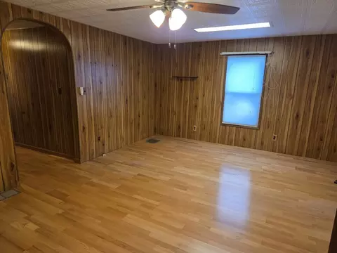 Living - 712 E Monroe St, Bloomington, IL 61701 photo 1 of 5