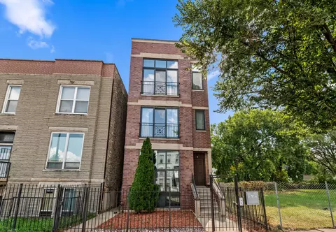 2421 W Warren Blvd #3, Chicago, IL 60612