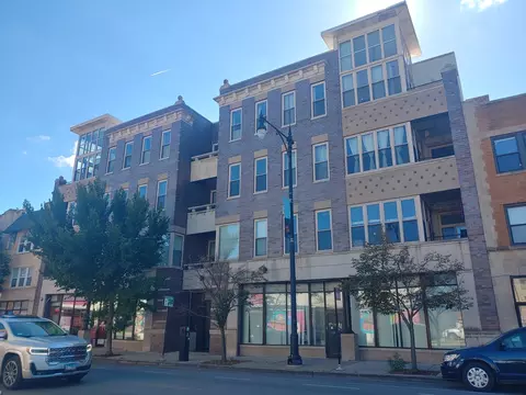 3113 W Lawrence Ave #A301, Chicago, IL 60625