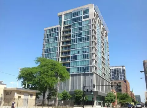 700 W Van Buren St #801, Chicago, IL 60607