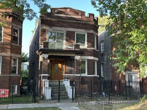 3704 W Ferdinand St, Chicago, IL 60624