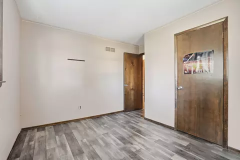 Bedroom - 112 Crestview Dr, Hamilton, IL 62341 photo 3 of 4