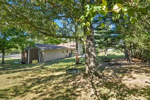 Exterior - 112 Crestview Dr, Hamilton, IL 62341 photo 3 of 4