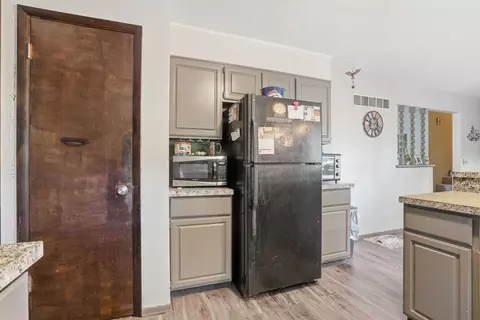 Kitchen - 112 Crestview Dr, Hamilton, IL 62341 photo 2 of 2