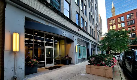 565 W Quincy St #711, Chicago, IL 60661