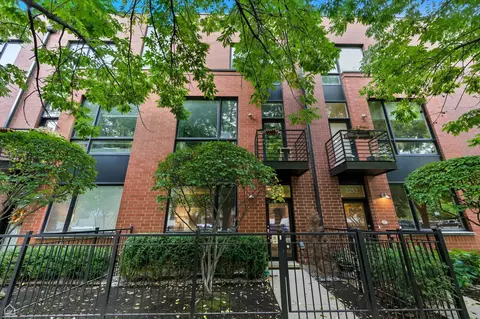 2254 W Wolfram St, Chicago, IL 60618