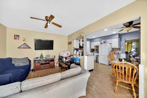 Living - 135 Springleaf Dr, Bolingbrook, IL 60440 photo 1 of 1