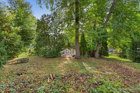 Exterior - 1911 Highview Ave, Mchenry, IL 60050 photo 8 of 13