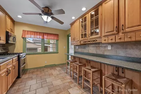 Kitchen - 1911 Highview Ave, Mchenry, IL 60050 photo 2 of 2