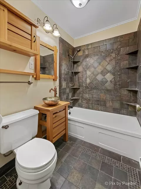 Bath - 1911 Highview Ave, Mchenry, IL 60050 photo 1 of 3