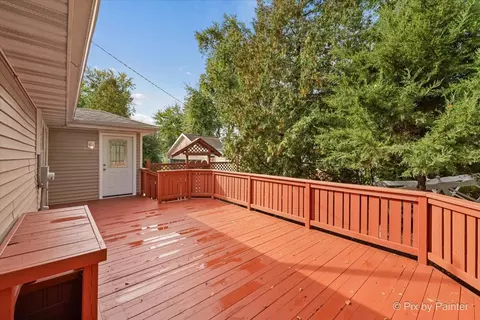 Exterior - 1911 Highview Ave, Mchenry, IL 60050 photo 5 of 13