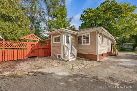Exterior - 1911 Highview Ave, Mchenry, IL 60050 photo 12 of 13