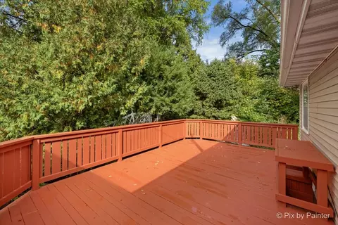 Exterior - 1911 Highview Ave, Mchenry, IL 60050 photo 6 of 13