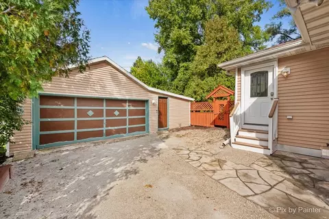 Exterior - 1911 Highview Ave, Mchenry, IL 60050 photo 11 of 13