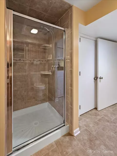 Bath - 1911 Highview Ave, Mchenry, IL 60050 photo 2 of 3