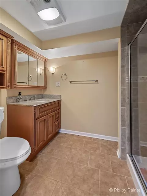 Bath - 1911 Highview Ave, Mchenry, IL 60050 photo 3 of 3