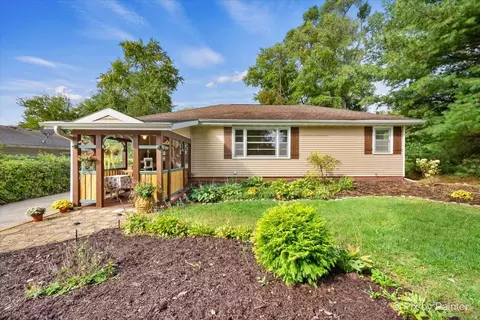 Exterior - 1911 Highview Ave, Mchenry, IL 60050 photo 2 of 13