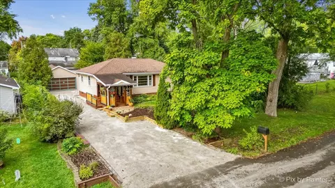 1911 Highview Ave, Mchenry, IL 60050