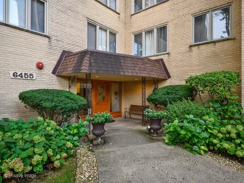 6455 W Belle Plaine Ave #410, Chicago, IL 60634