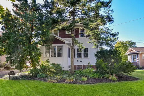 414 E Indiana St, Wheaton, IL 60187