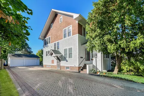 414 E Indiana St, Wheaton, IL 60187 photo 2