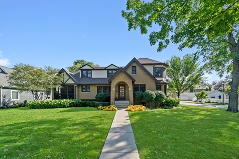 421 S Sunnyside Ave, Elmhurst, IL 60126