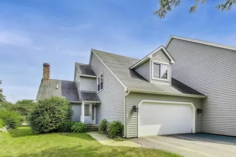 640 Wilbur Ct, Gurnee, IL 60031