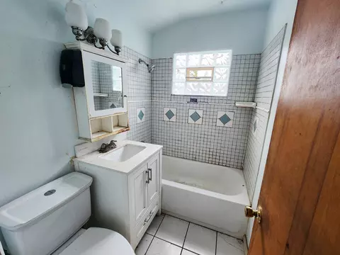 Bath - 3236 Roesner Dr, Markham, IL 60428 photo 1 of 1