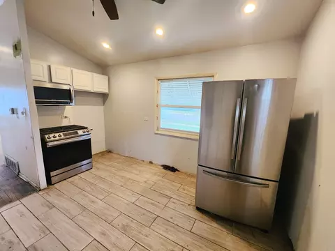 Kitchen - 3236 Roesner Dr, Markham, IL 60428 photo 1 of 1