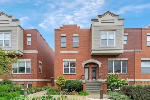 3651 W Cornelia Ave #E, Chicago, IL 60618