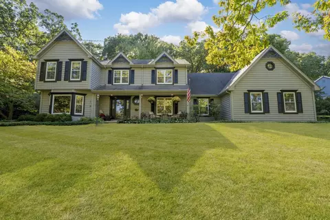 3717 Lindsay Ln, Crystal Lake, IL 60014