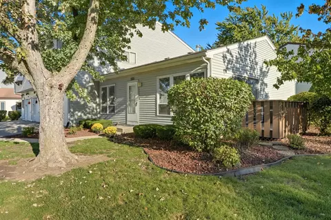 20137 S Hampton Ct #A, Frankfort, IL 60423