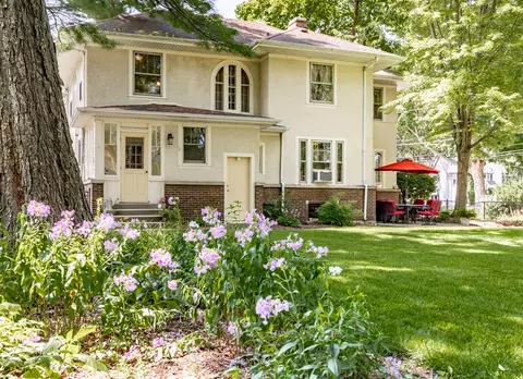 Exterior - 650 Park St, Elgin, IL 60120 photo 4 of 5