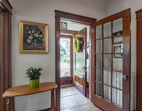 Entry Way - 650 Park St, Elgin, IL 60120 photo 1 of 5