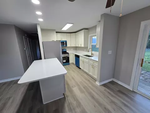 60 S Seebert St, Cary, IL 60013 photo 6