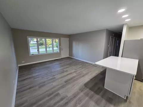60 S Seebert St, Cary, IL 60013 photo 5