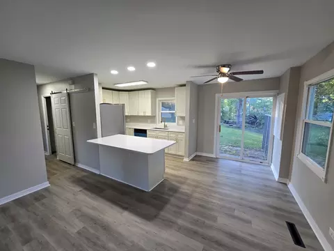 60 S Seebert St, Cary, IL 60013 photo 4