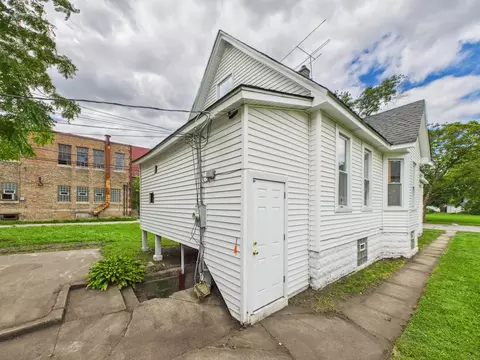 Exterior - 19 E 102nd Pl, Chicago, IL 60628 photo 3 of 7