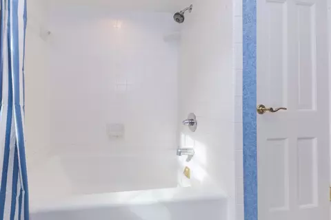 Bath - 2001 Cloud St, Bloomington, IL 61701 photo 9 of 13
