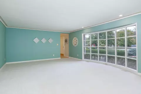 Living - 2001 Cloud St, Bloomington, IL 61701 photo 3 of 7