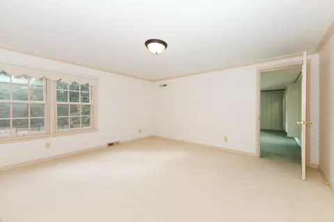 Bedroom - 2001 Cloud St, Bloomington, IL 61701 photo 4 of 11