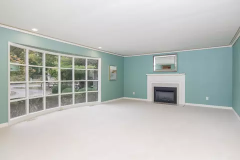 Living - 2001 Cloud St, Bloomington, IL 61701 photo 2 of 7