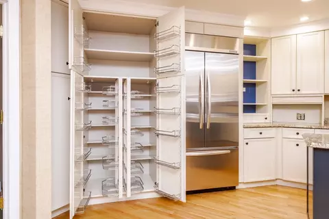 Kitchen - 2001 Cloud St, Bloomington, IL 61701 photo 1 of 6