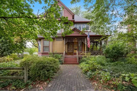 348 Arbor Ave, West Chicago, IL 60185