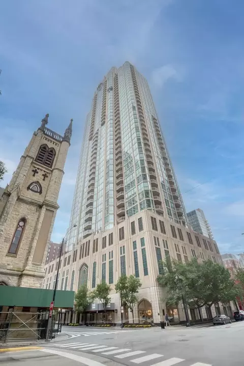 21 E Huron St #1205, Chicago, IL 60611