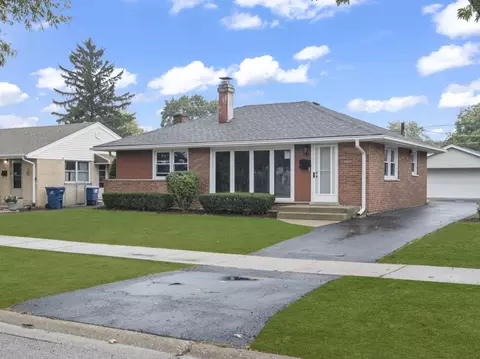 773 E Lincoln Ave, Des Plaines, IL 60018