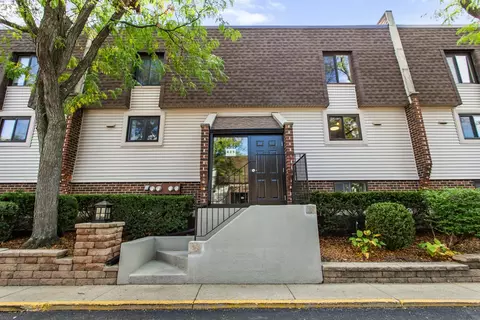 435 Elm St #4G, Deerfield, IL 60015