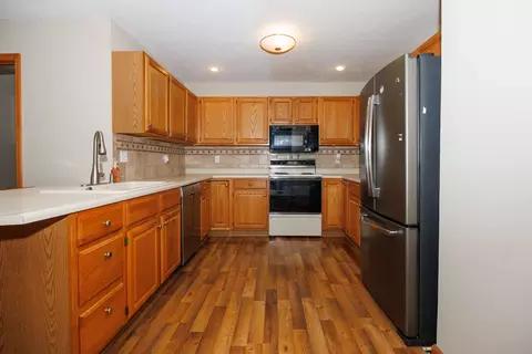 Kitchen - 1414 Tamarack Cc Trl # B, Normal, IL 61761 photo 2 of 3